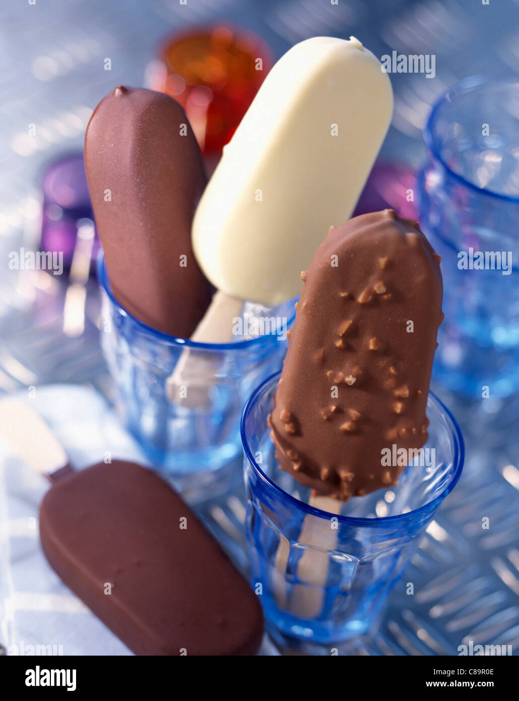 Chocolate and vanilla ice cream lollies Stock Photo Alamy