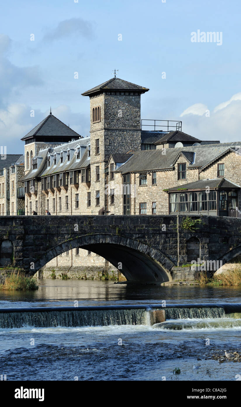 Stramongate Bridge, the River Kent, the Riverside Hotel and Kentgate
