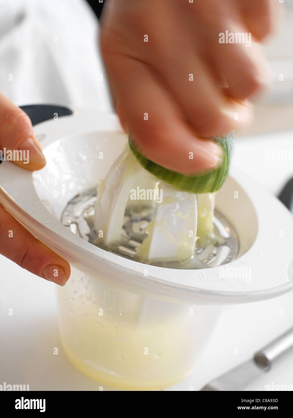 Squeeze of lime hi-res stock photography and images - Alamy