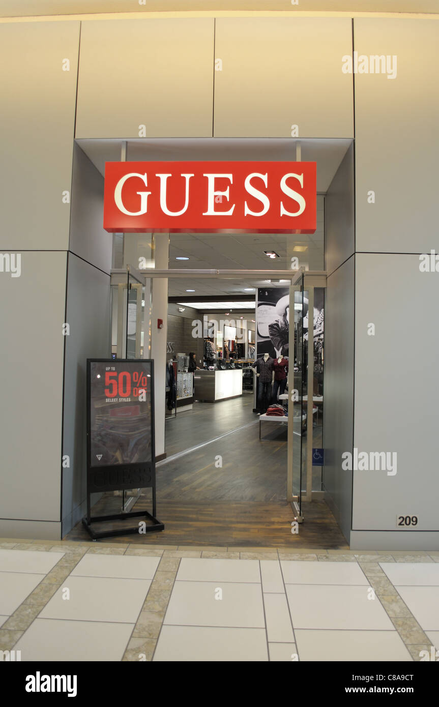 Guess fashion hi-res stock photography and images - Alamy