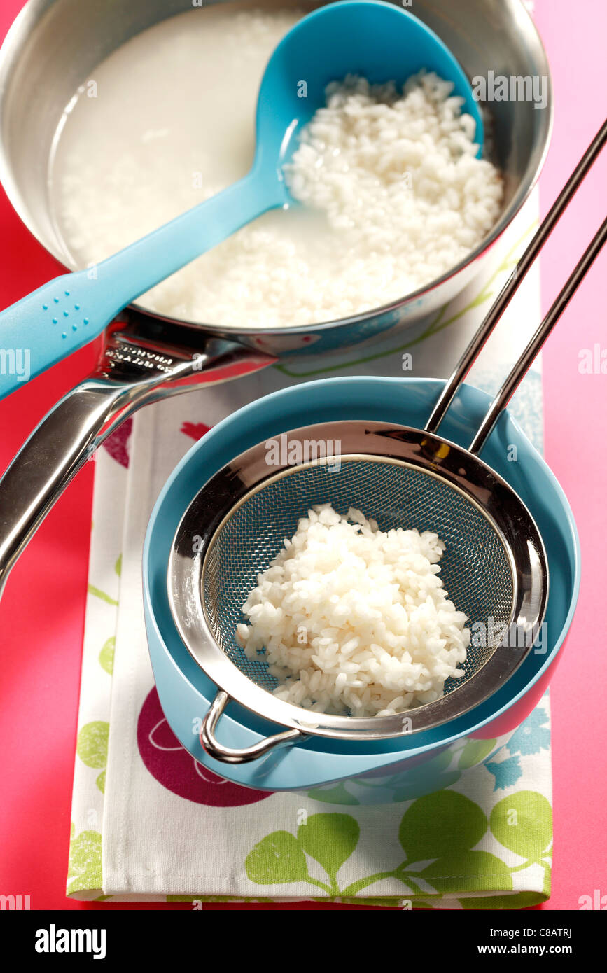 Straining food hires stock photography and images Alamy