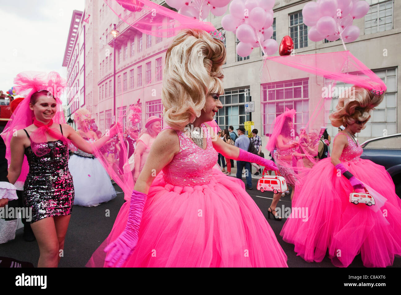 https://c8.alamy.com/comp/C8AXT6/england-london-the-annual-gay-pride-parade-drag-queens-C8AXT6.jpg
