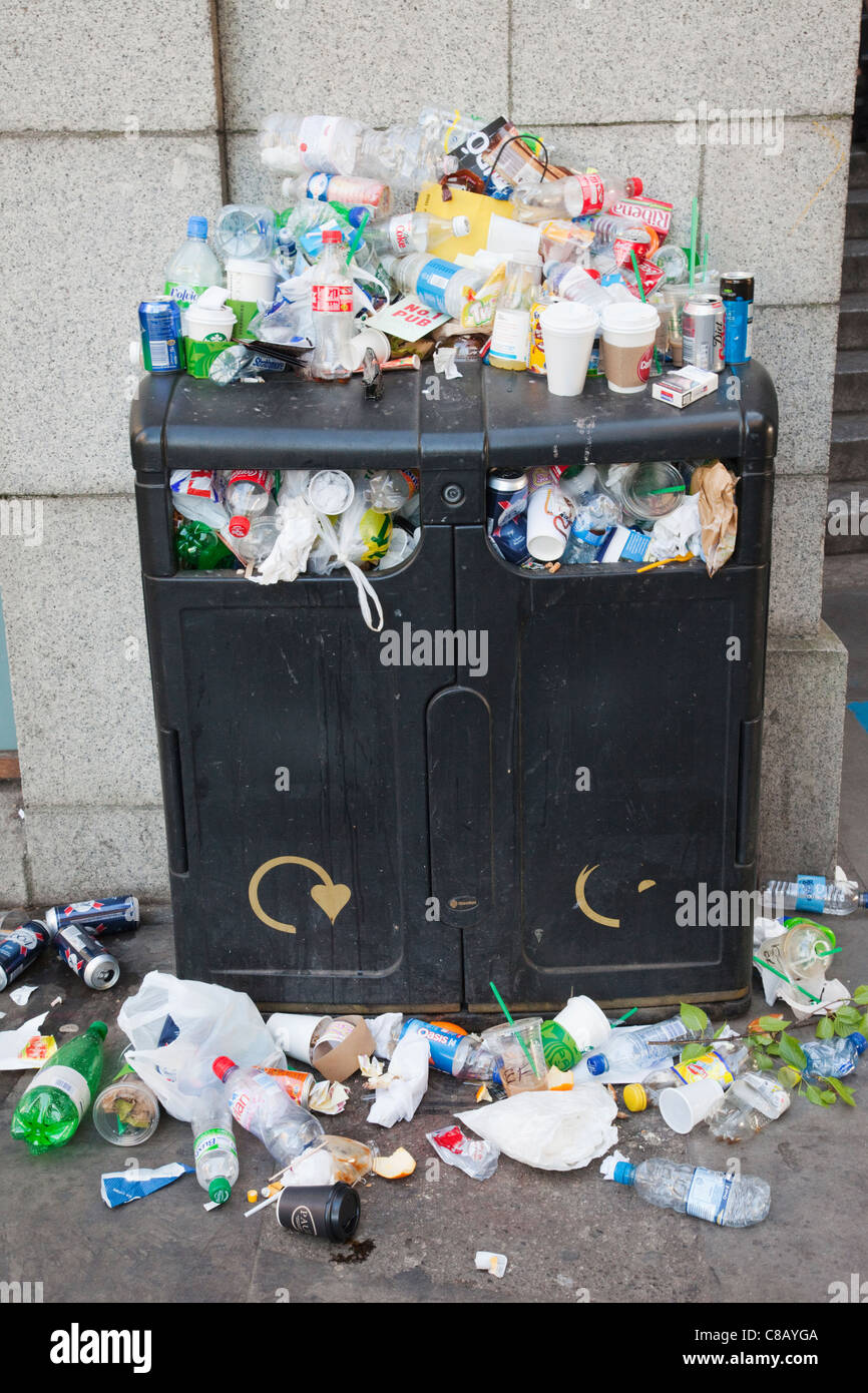 Overflowing bin hires stock photography and images Alamy