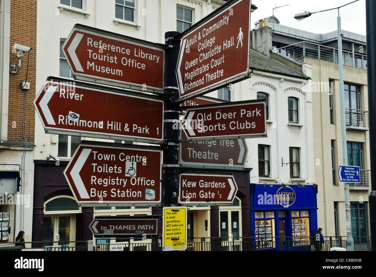 Lots of confusing direction signs for tourists at Richmond station Stock Photo