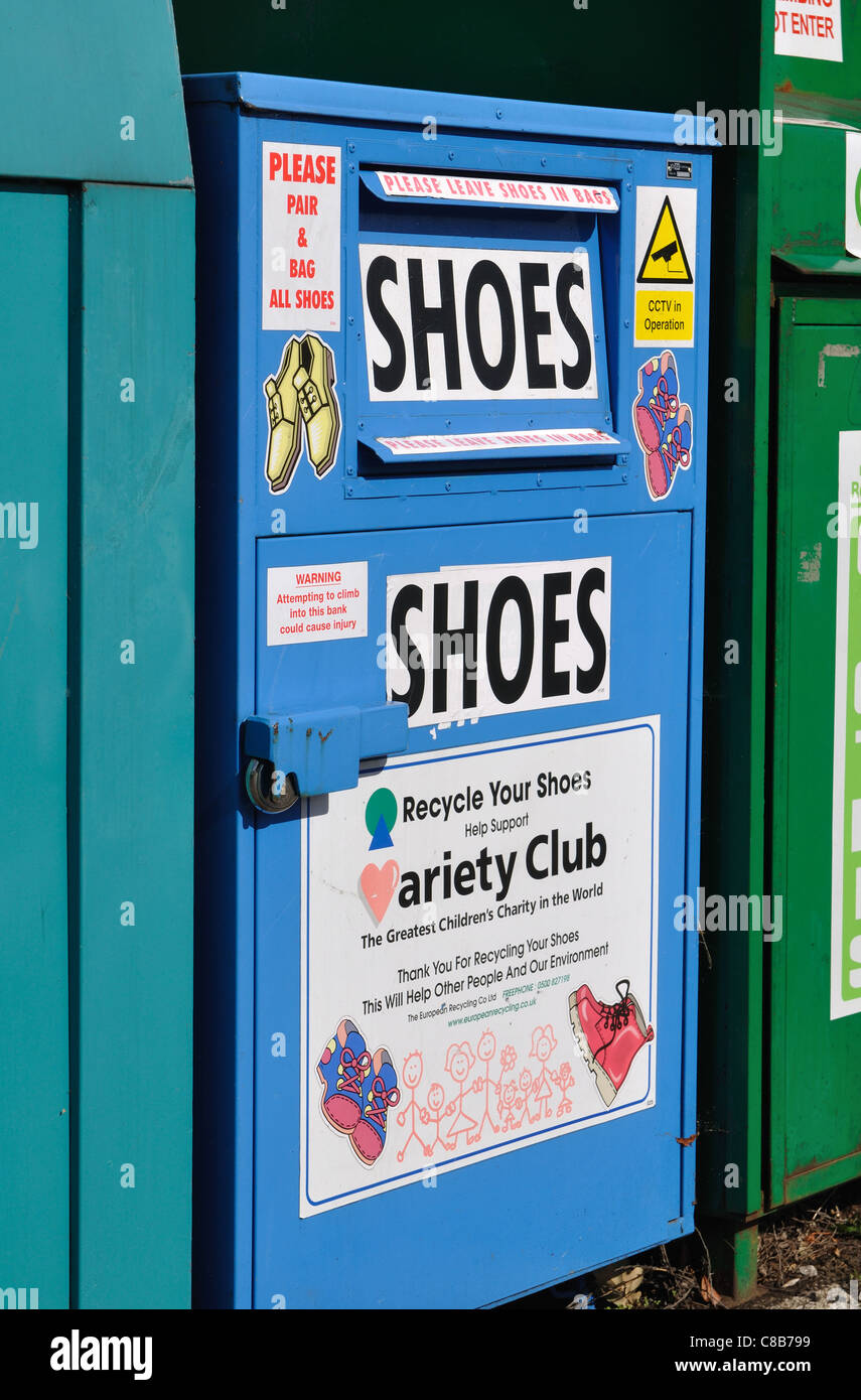 Recycle bins shoes hires stock photography and images Alamy