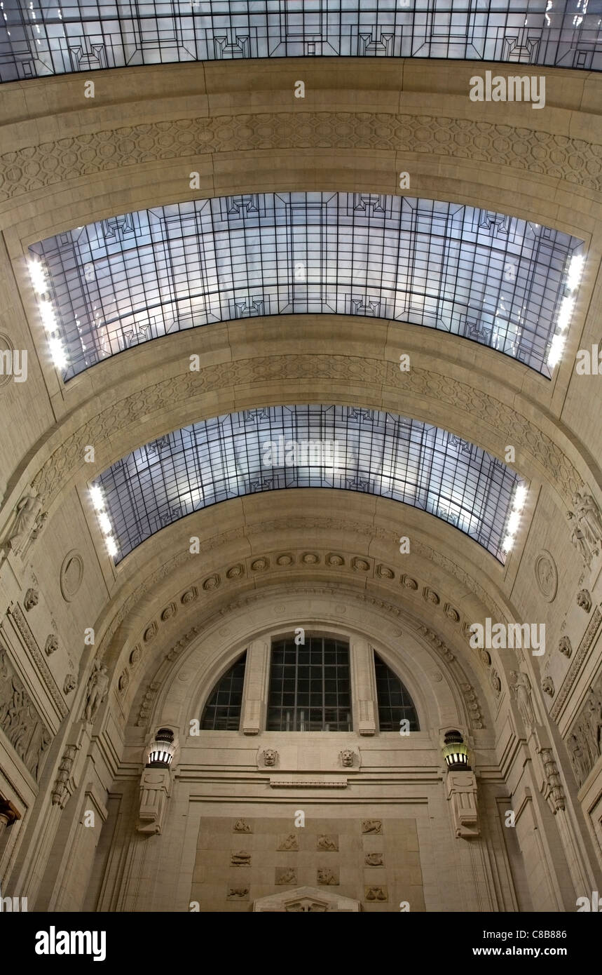 Milan - roof of Stazione centrale - Central station Stock Photo