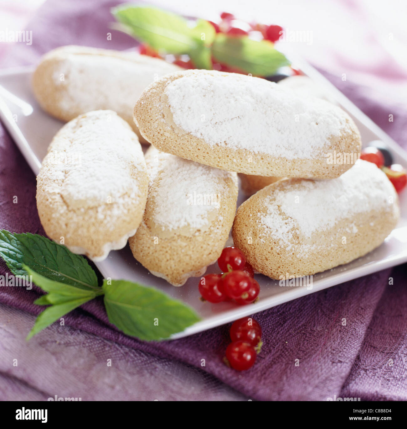 Sponge finger biscuits hires stock photography and images Alamy