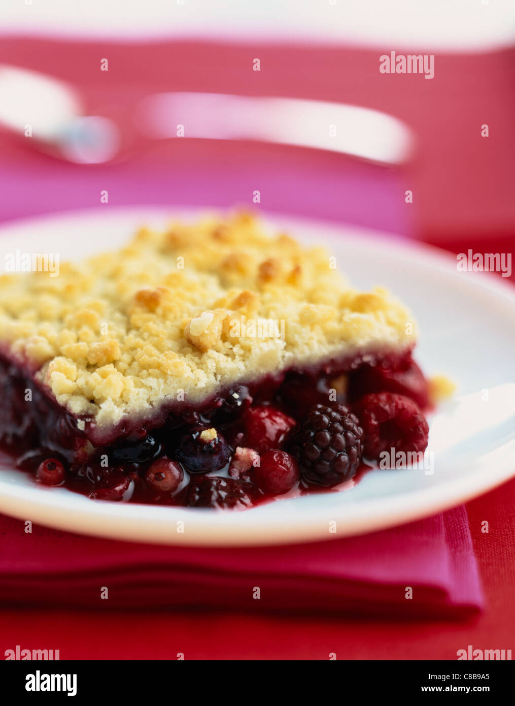 Summer fruit crumble Stock Photo Alamy