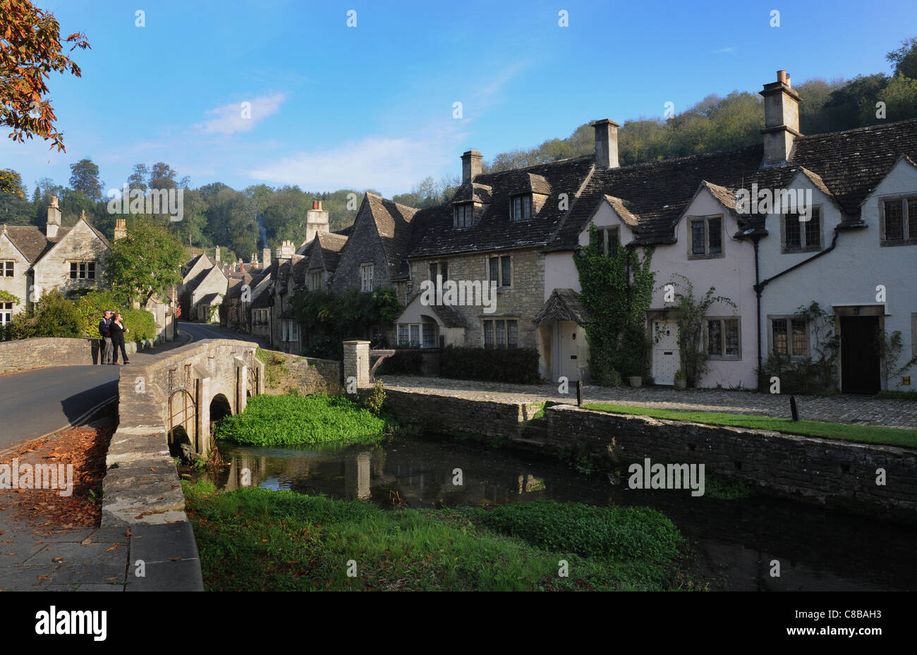 CASTLE COMBE VILLAGE, COTSWOLDS, WILTSHIRE Stock Photo Alamy