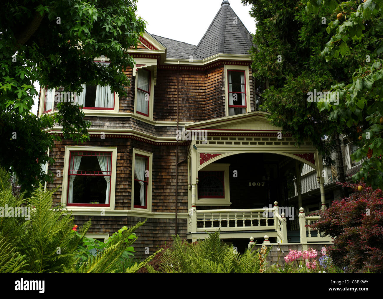 Victorian home architecture 19th century Queen Victoria Anne