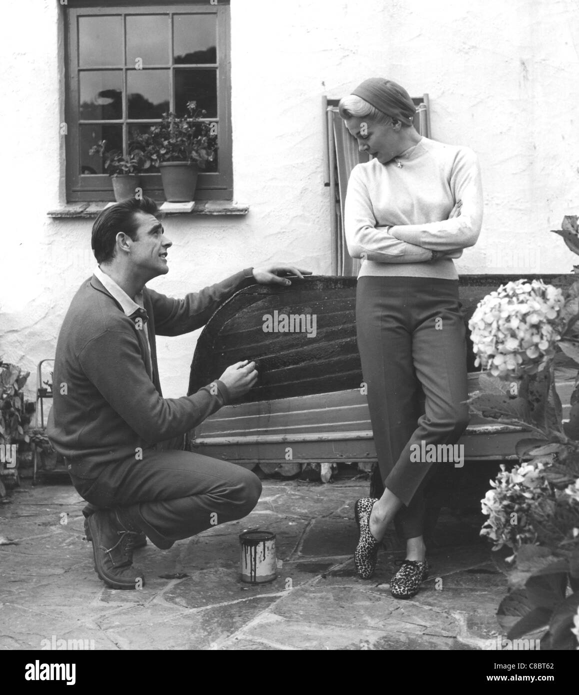 LANA TURNER with Sean Connery in Polperro, Cornwall, while filming Another Time, Another Place in 1958 Stock Photo