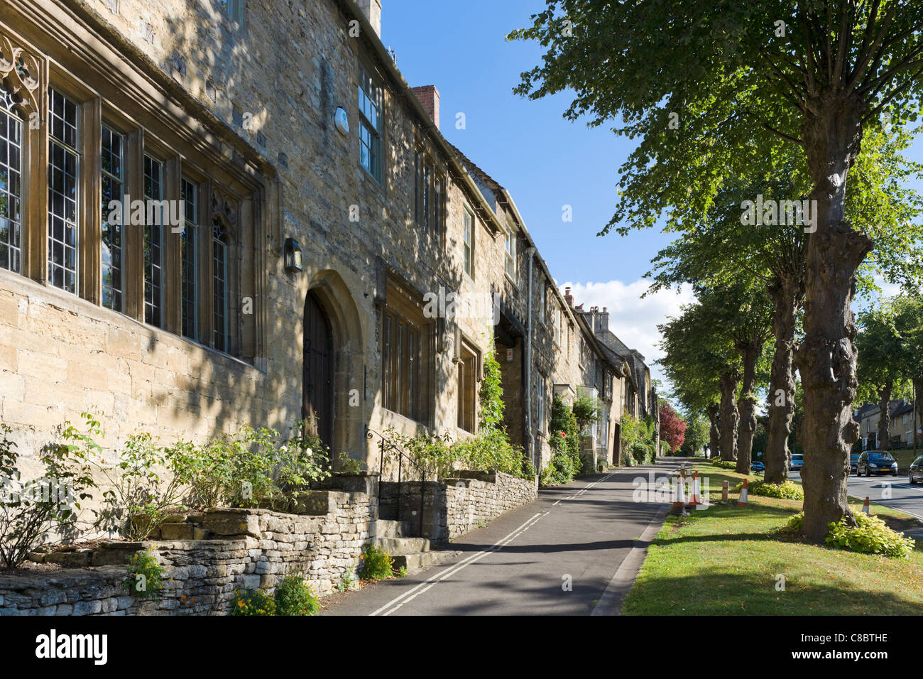 View up the main street in the Cotswold town of Burford, Oxfordshire, England, UK Stock Photo