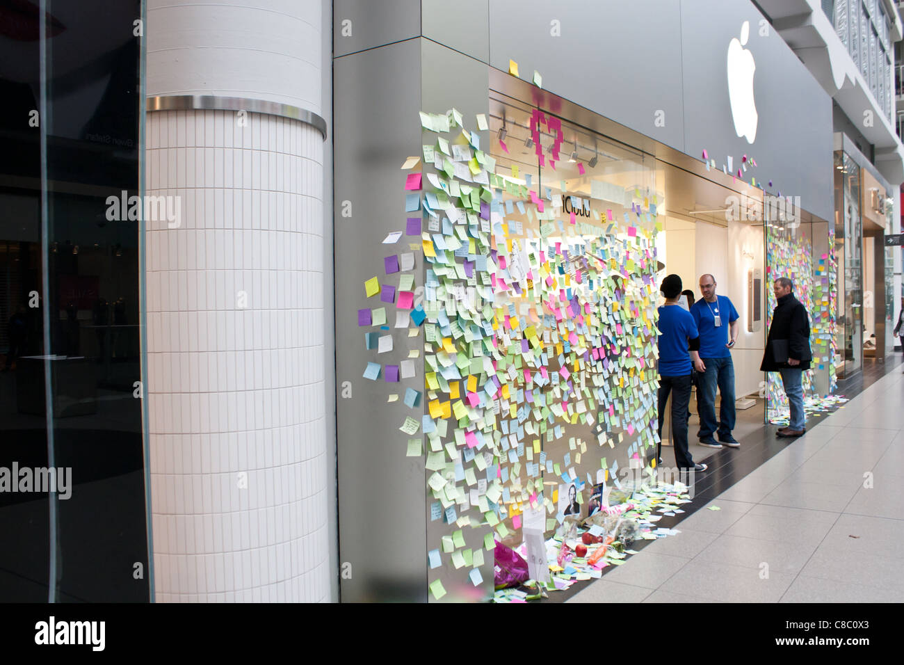 Apple store remembering steve jobs memo Stock Photo