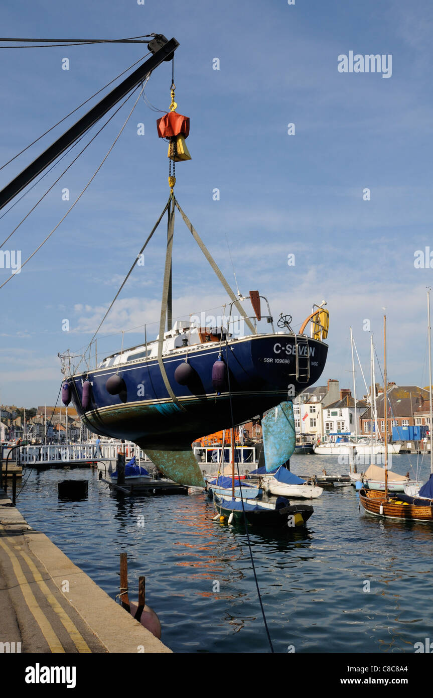 English boat lift hires stock photography and images Alamy