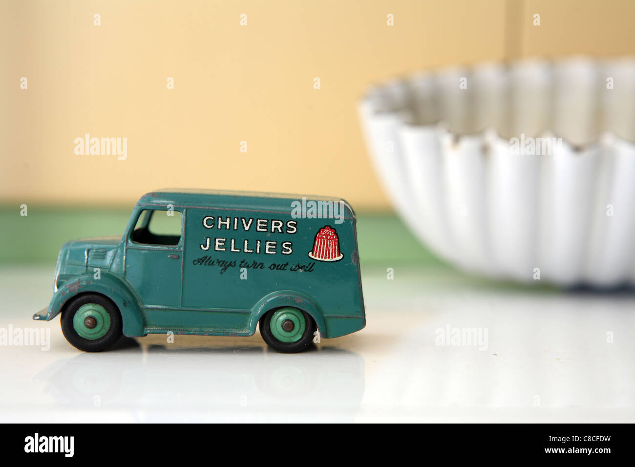 ORIGINAL DINKY 452 CHIVERS JELLIES VAN 1954/1957 - Miniature 1/43, Van Trojan, Vintage