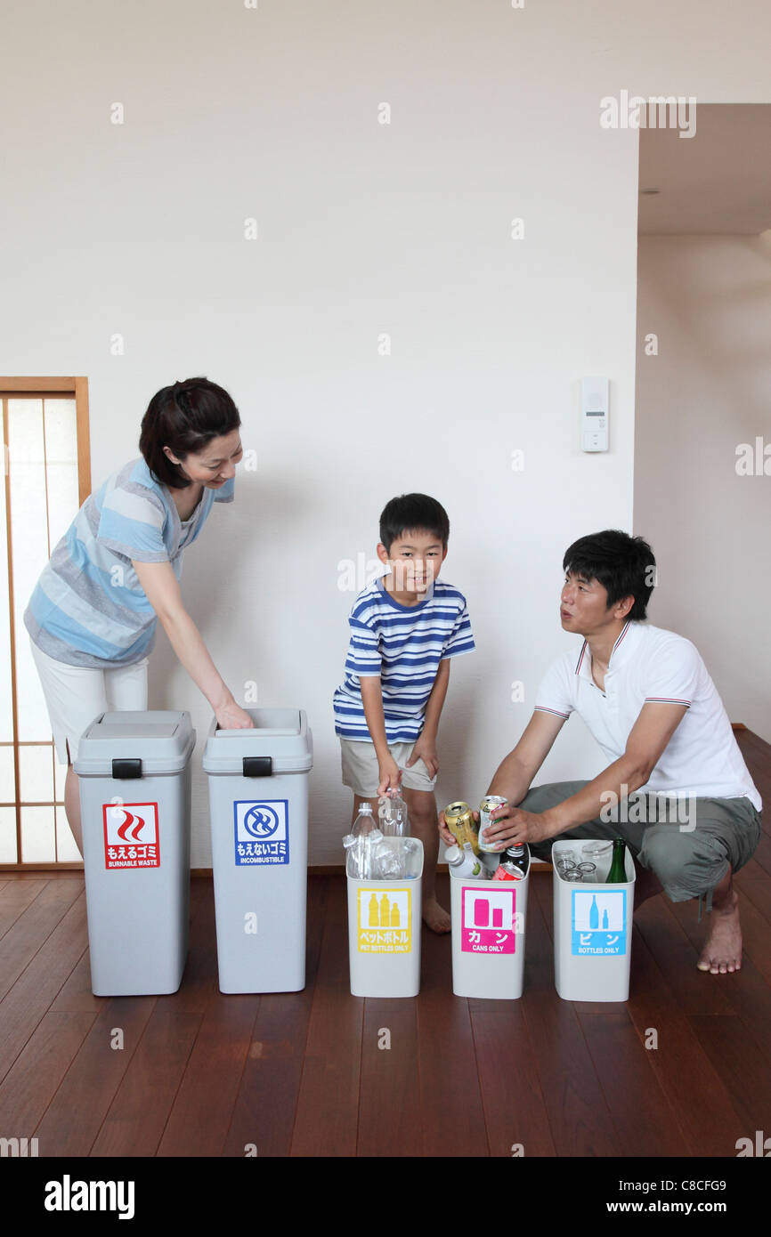 Garbage recycle hi-res stock photography and images - Alamy