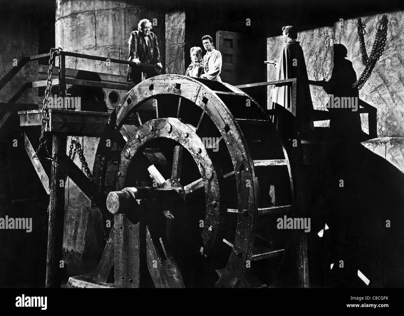 CHARLES LAUGHTON SALLY FORREST THE STRANGE DOOR 1951 Stock Photo Alamy