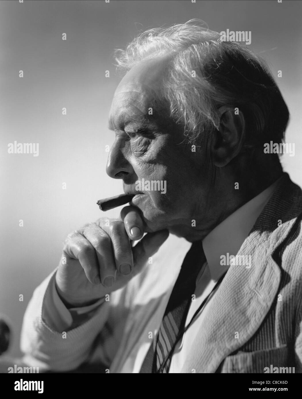 HARRY DAVENPORT BACHELOR KNIGHT; THE BACHELOR AND THE BOBBY-SOXER (1947) Stock Photo