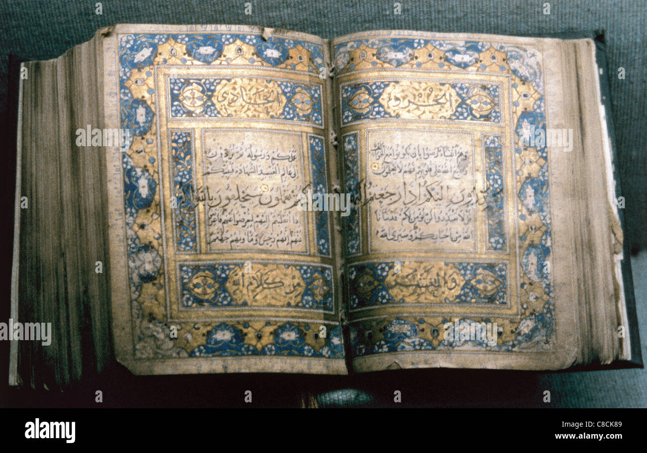 Quran. Manuscript written by the scribe Hamail Sharif. Dated between 7th and 13th centuries. Stock Photo