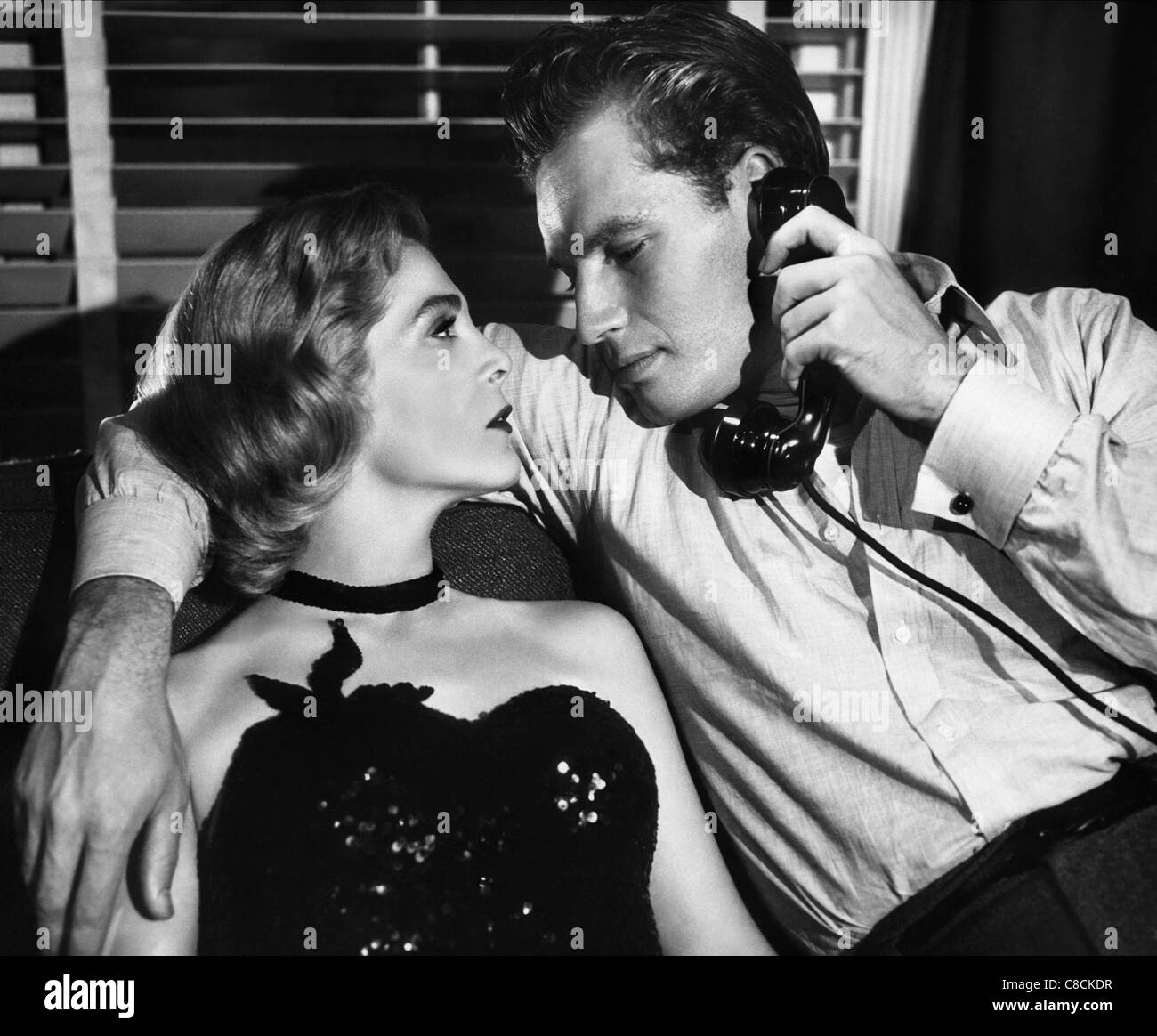 LIZABETH SCOTT & CHARLTON HESTON DARK CITY (1950 Stock Photo: 39616691