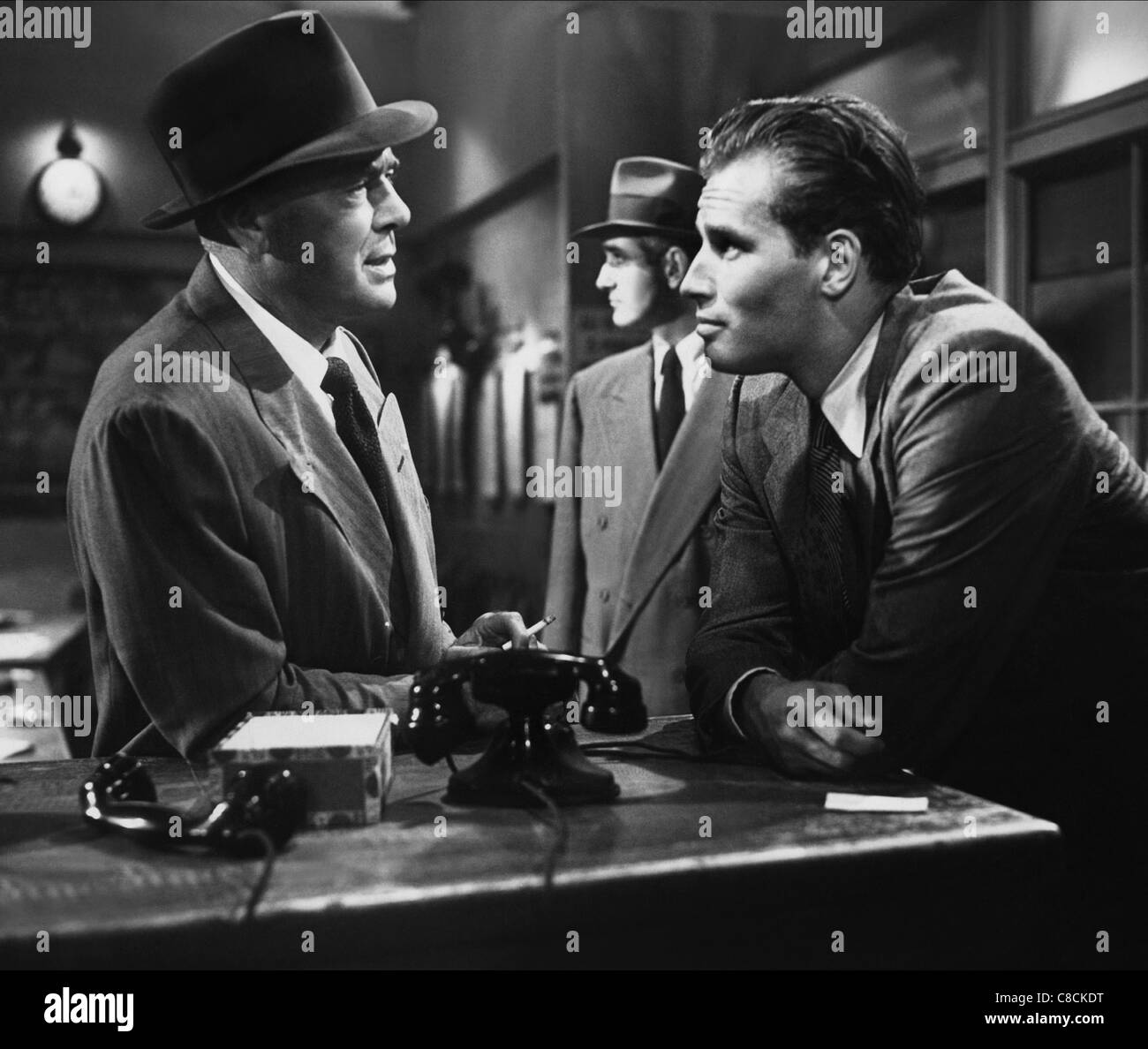 CHARLTON HESTON DARK CITY (1950 Stock Photo - Alamy