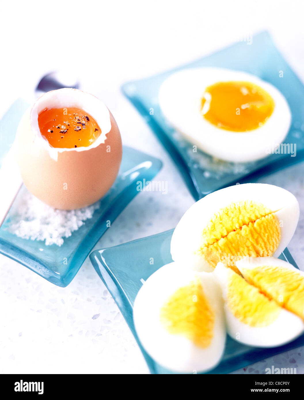Яйцо подбитое. Яичница влияние на стул. Cooked Egg yolk. Разрушить яйца