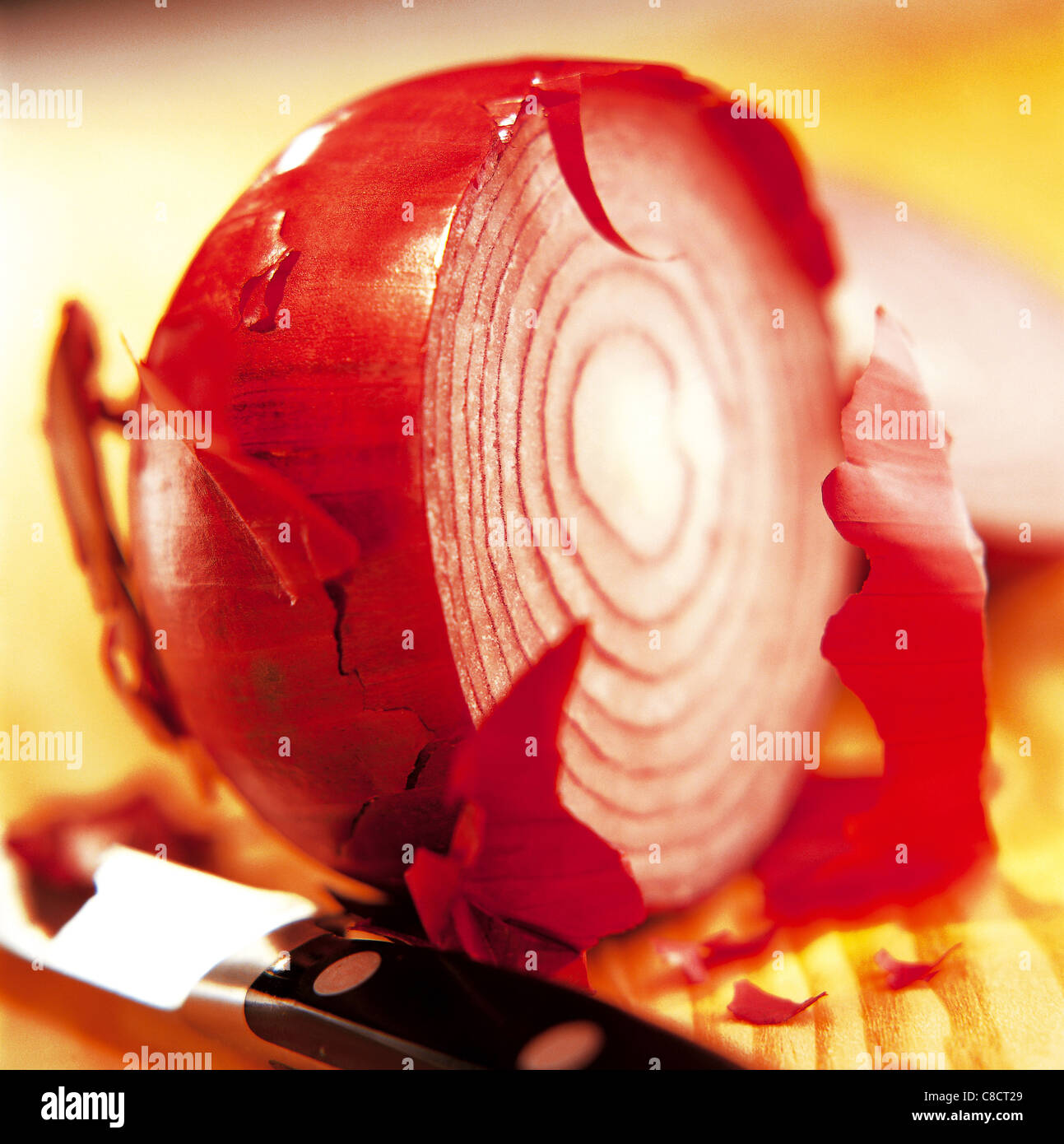 Red onion sliced hi-res stock photography and images - Alamy