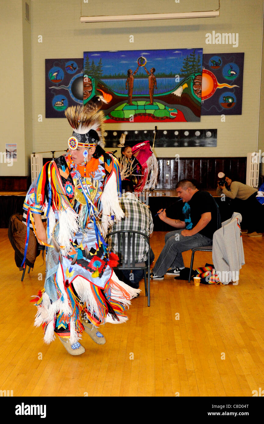 Canadian aboriginal arts festival hi-res stock photography and images ...