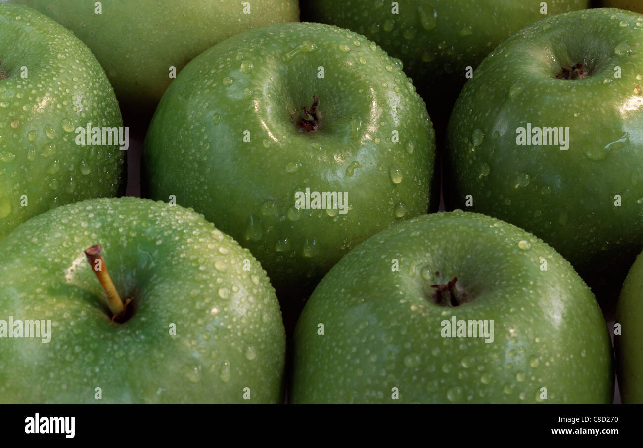 Granny Smith apples Stock Photo Alamy