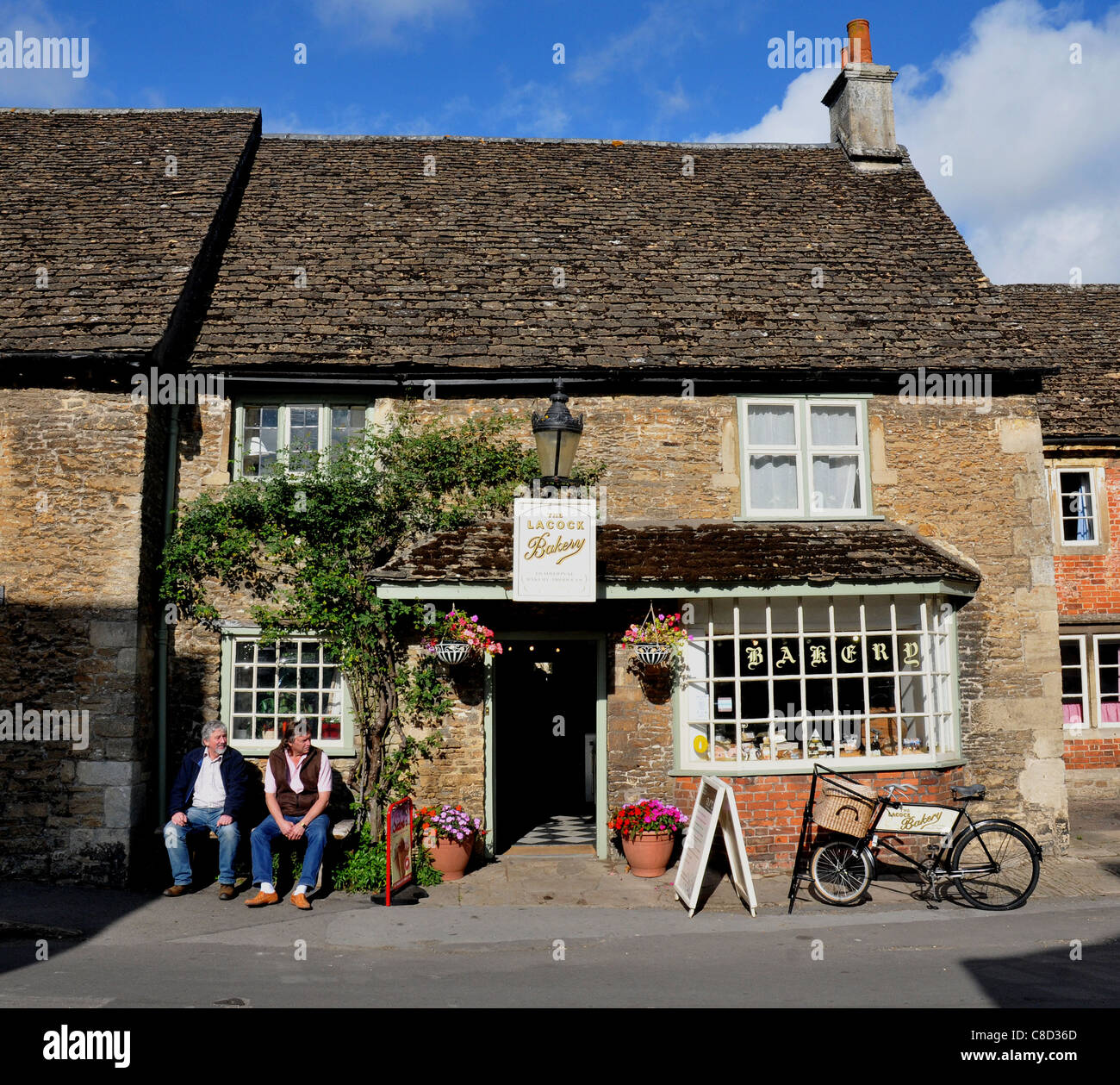 THE BAKERY IN THE PICURESQUE VILLAGE OF LACOCK, WILTSHIRE Stock Photo