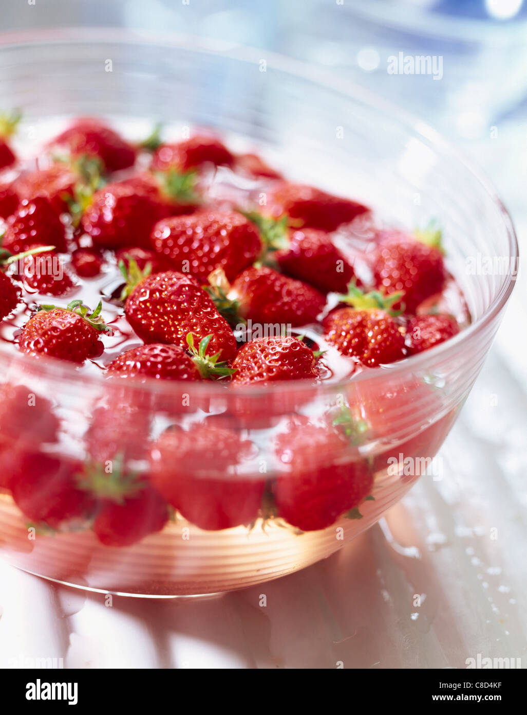 Strawberries and water hi-res stock photography and images - Alamy