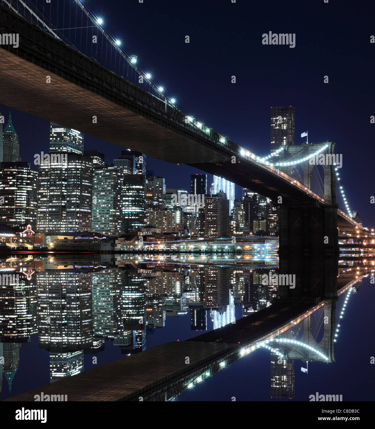 Brooklyn Bridge and New York City Skyline At Night Stock Photo - Alamy