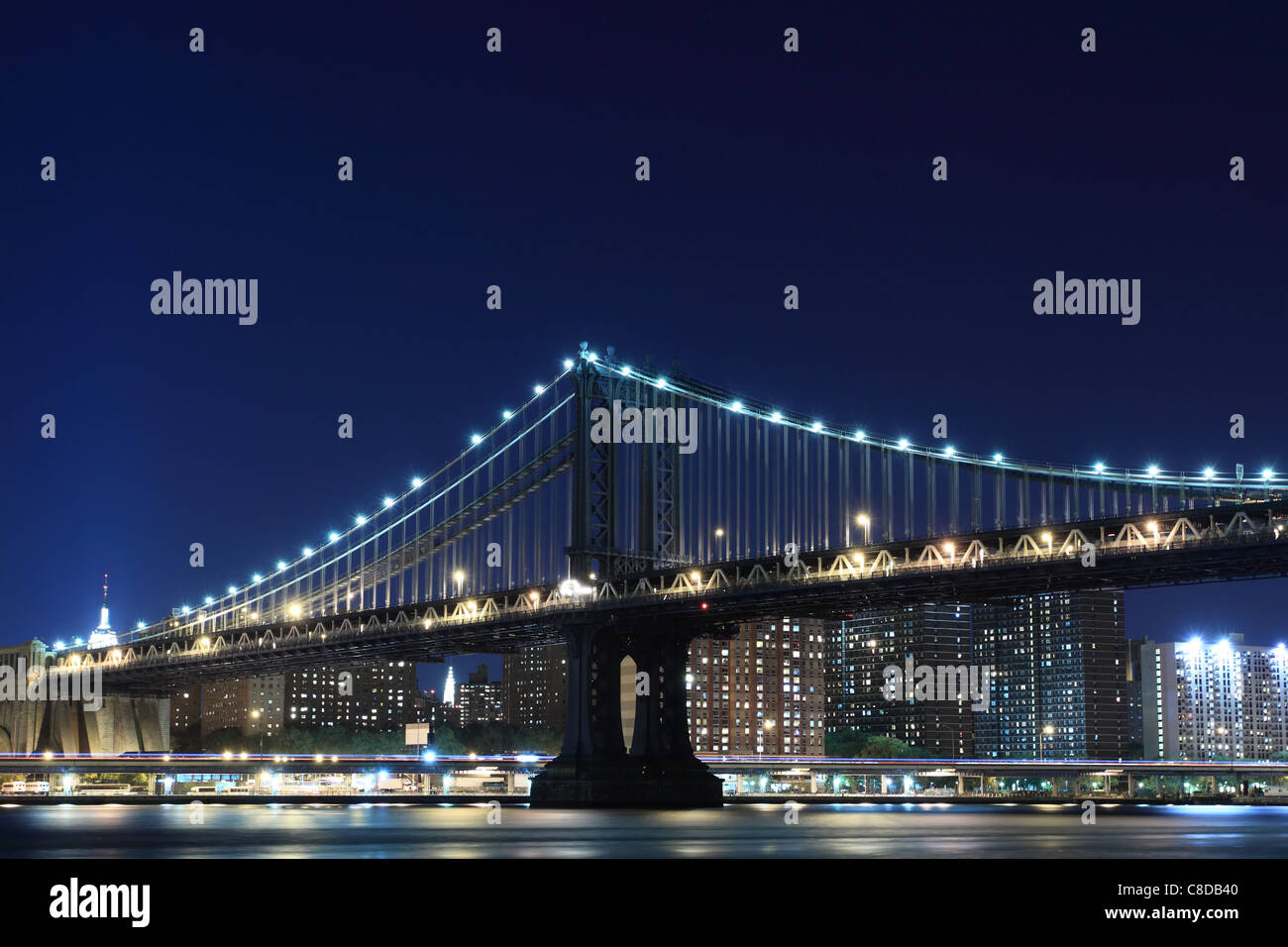 Brooklyn Bridge and New York City Skyline At Night Stock Photo - Alamy