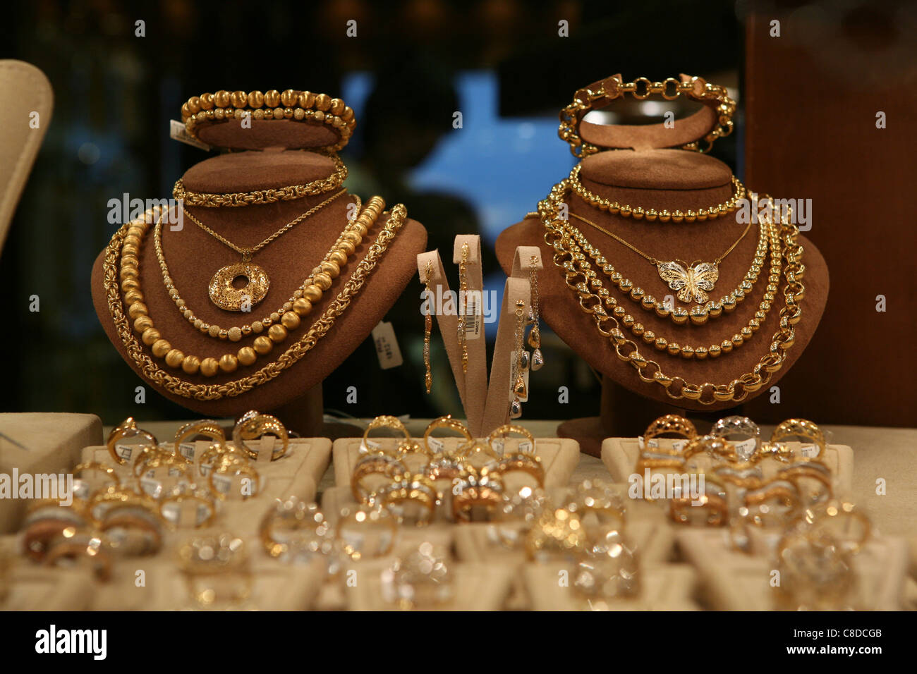 Jewellery shop at the Ponte Vecchio in Florence, Italy Stock Photo - Alamy