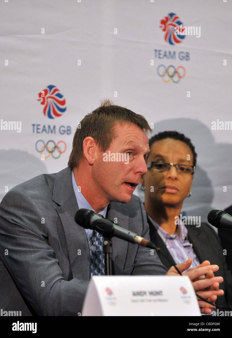 WEMBLEY STADIUM, LONDON, UK, Thursday 20/10/2011. Manger of the mens 2012 Olympic British football team Stuart Pearce (left) and Manger of the womens 2012 Olympic British football team Hope Powell. English Football Association (FA) press conference announcing Team GB mens and womens football team ma Stock Photo