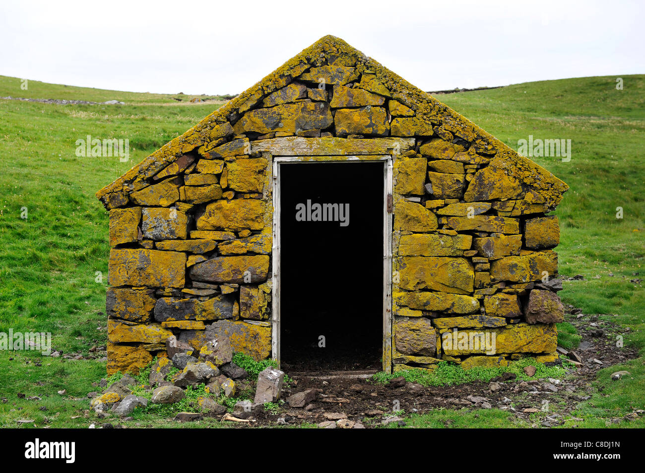 View of a stone shed used for lambs and sheep to shelter in. Located at Eshaness on the Shetland Islands, Scotland. Stock Photo