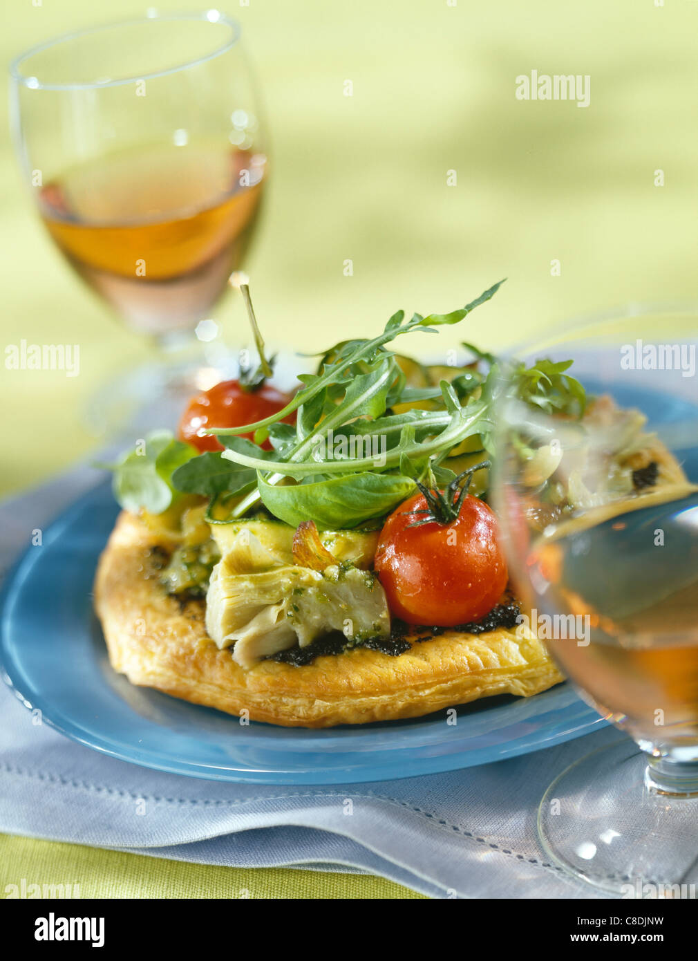 Rocket and tomato savoury tart hi-res stock photography and images - Alamy