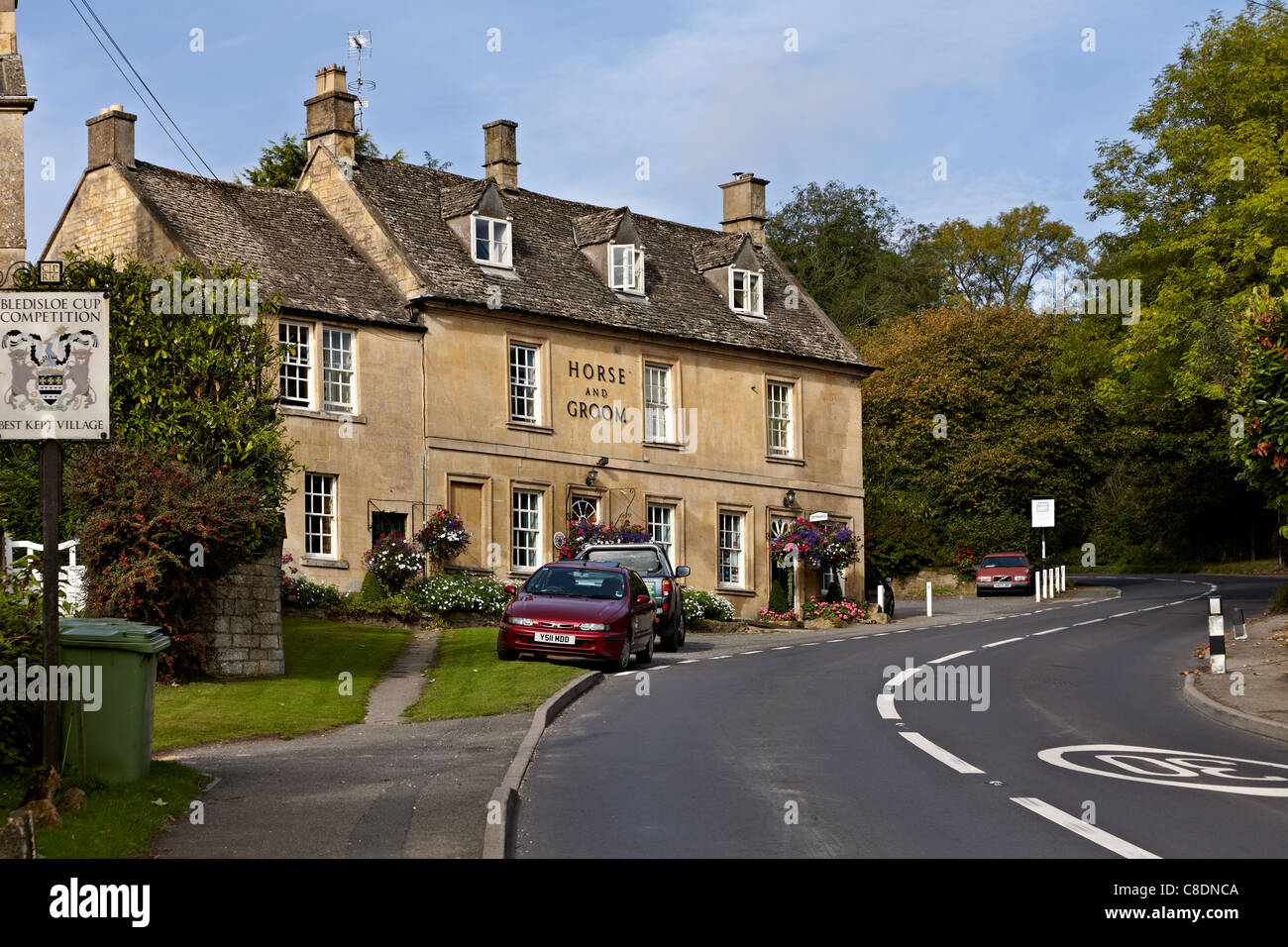 Cotswolds pub. Award winning country pub Horse and Groom public house ...