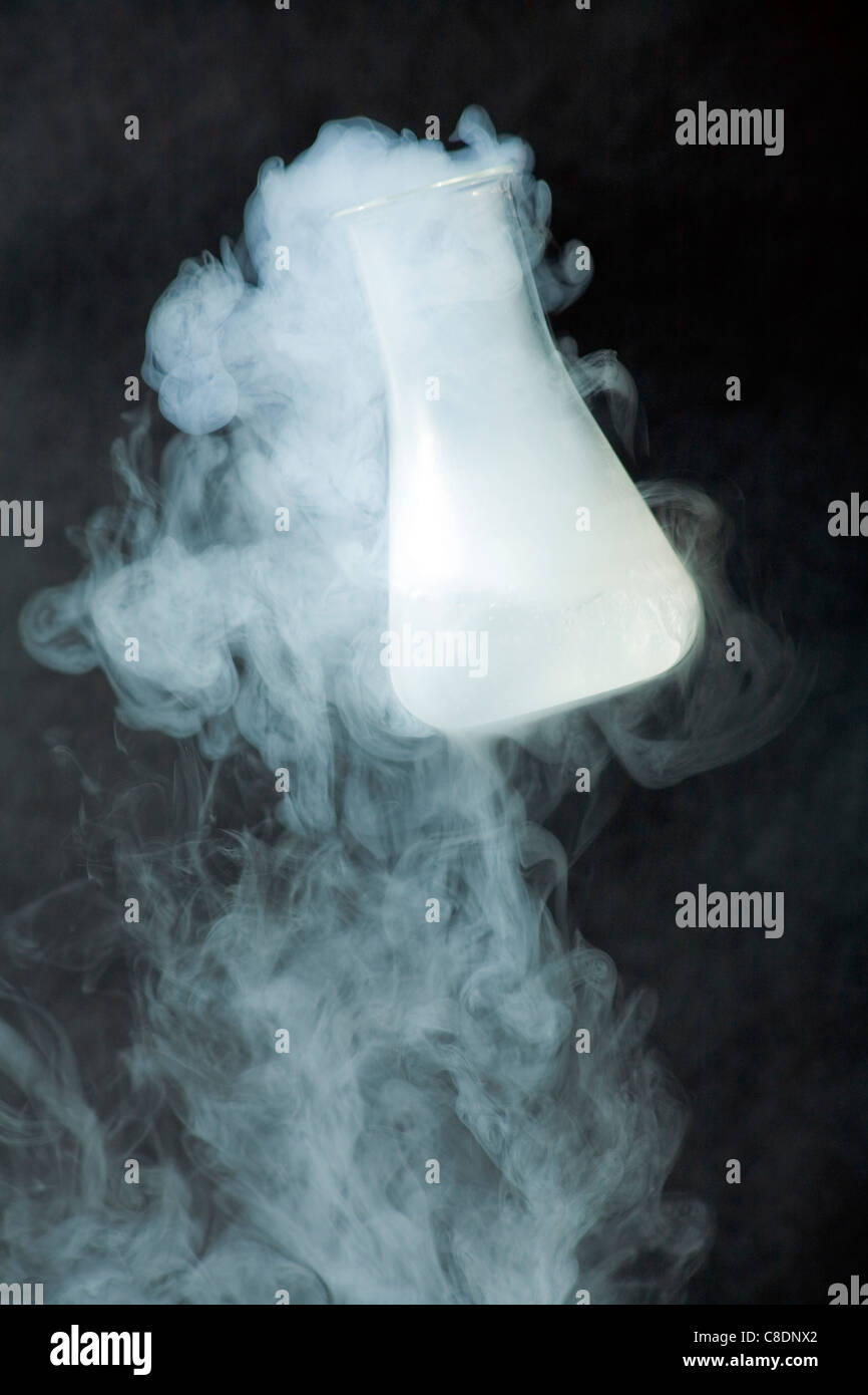 Liquid Nitrogen Stock Photos & Liquid Nitrogen Stock Images Alamy