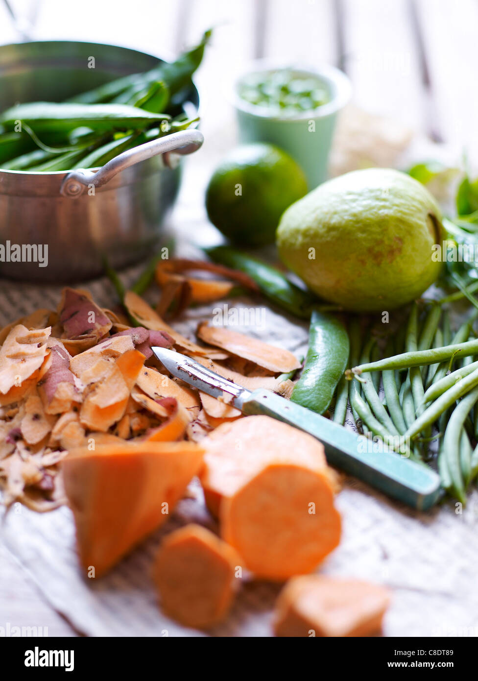 Peeling Vegetables High Resolution Stock Photography and Images Alamy