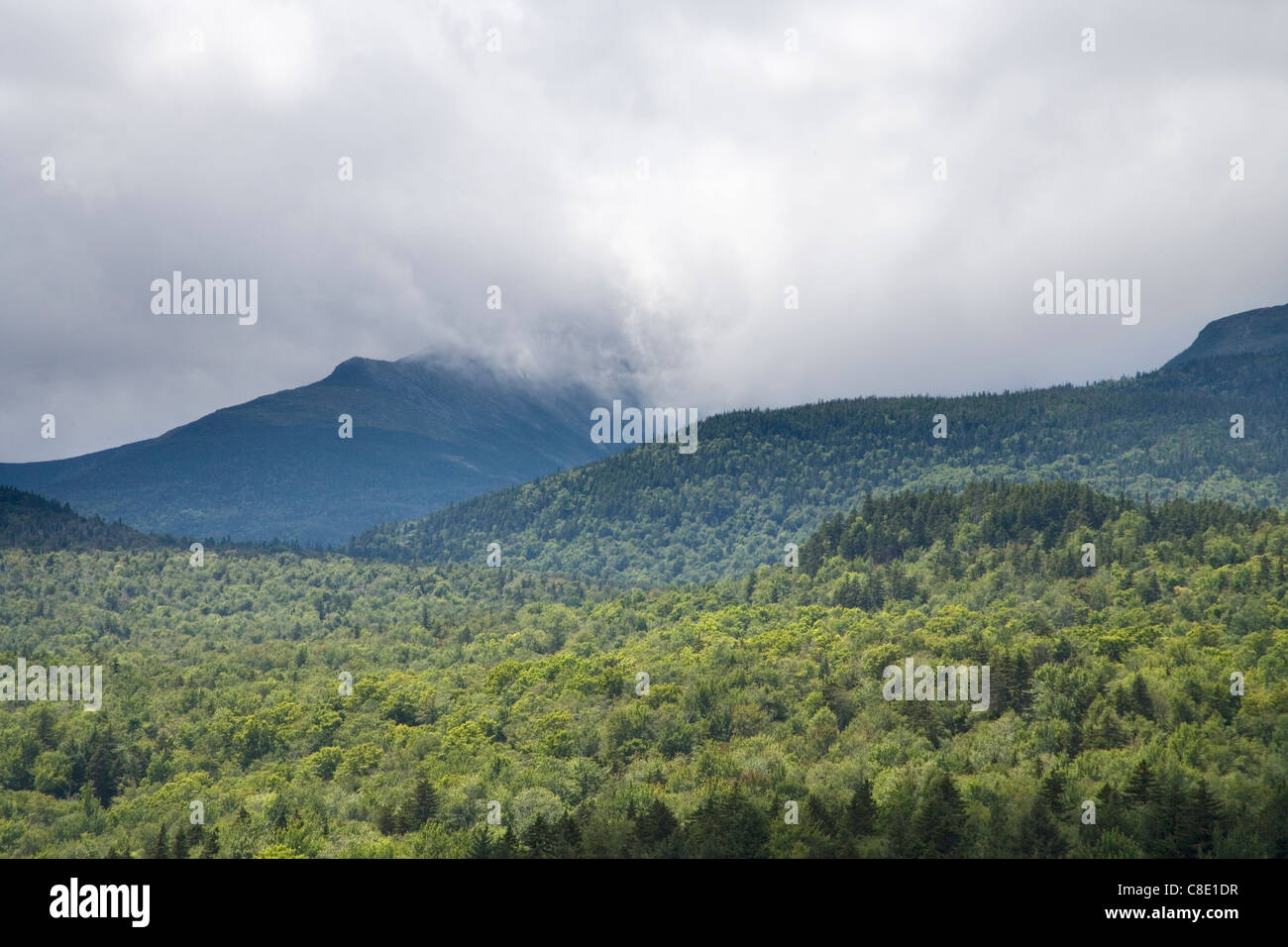 Mount washington new hampshire clouds hi-res stock photography and ...
