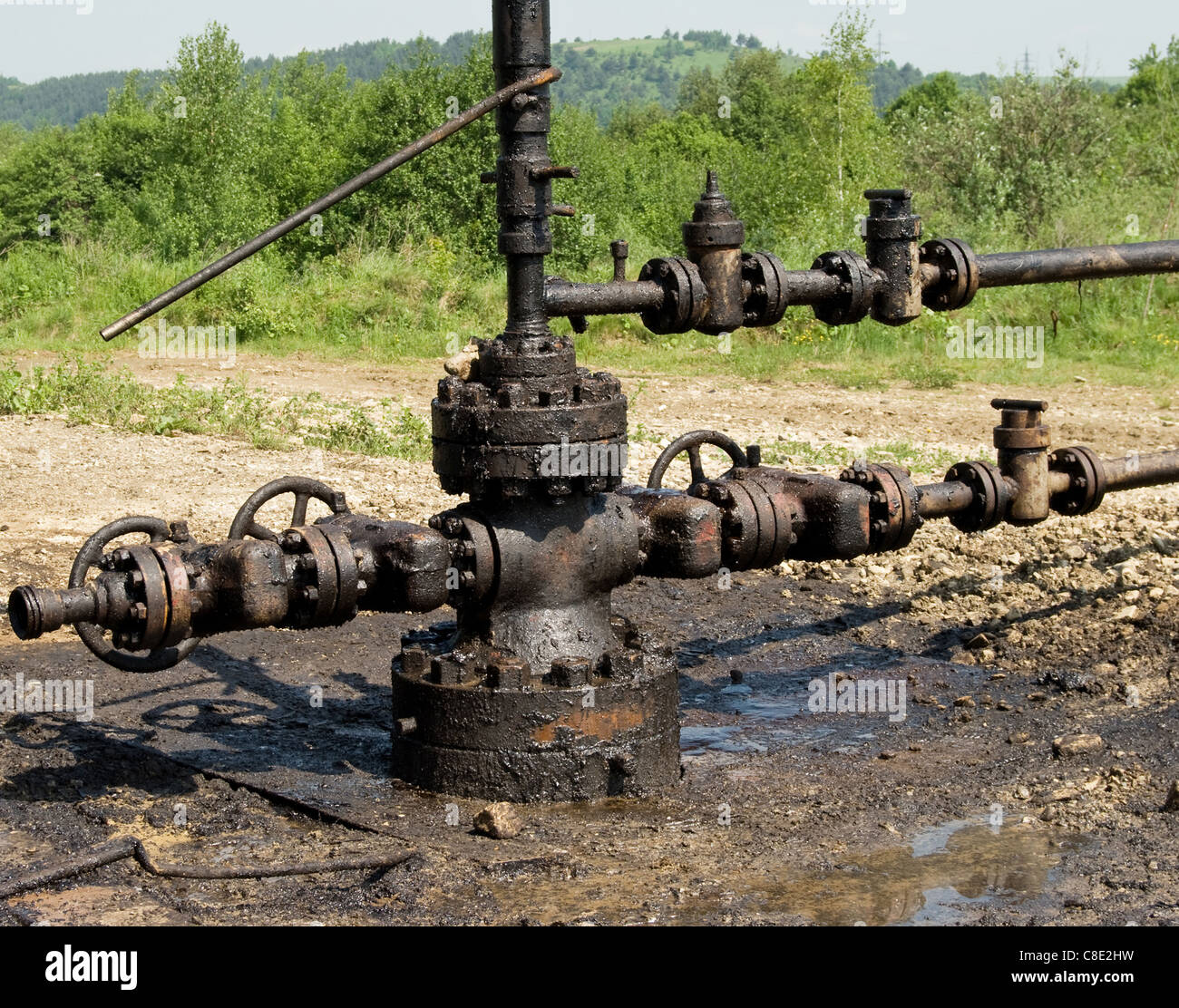 newly installed wellhead in the oil and gas industry Stock Photo - Alamy