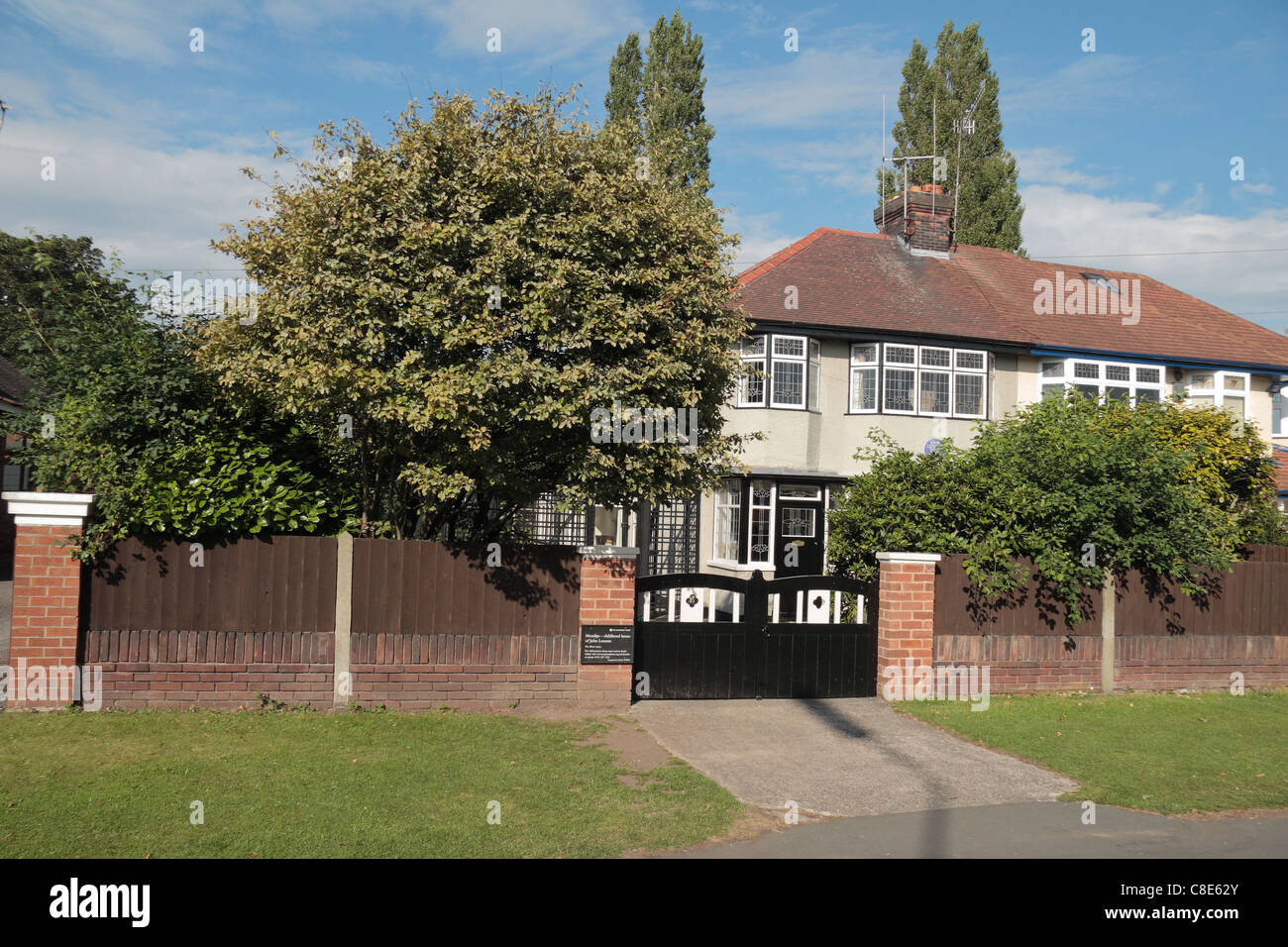 Mendips ,251Menlove Ave, the childhood home of John Lennon, part of the world famous Liverpool band The Beatles. Liverpool, UK. Stock Photo