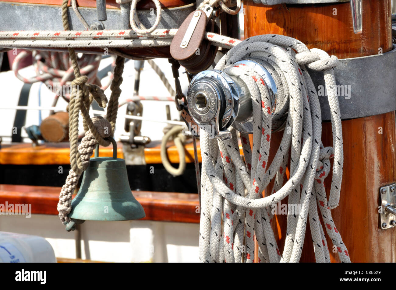 Yseult : pilot cutter,  rope and block, winch, mast. Home port : Cowes (UK) and St Malo (Brittany, France). Stock Photo