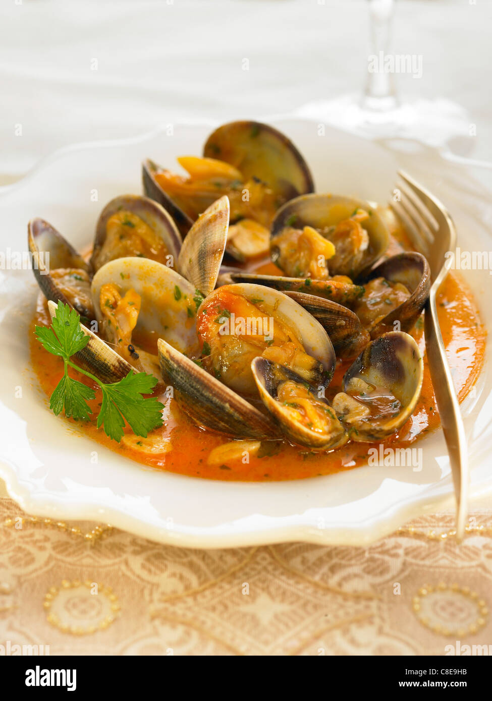 Clams in tomato sauce Stock Photo Alamy