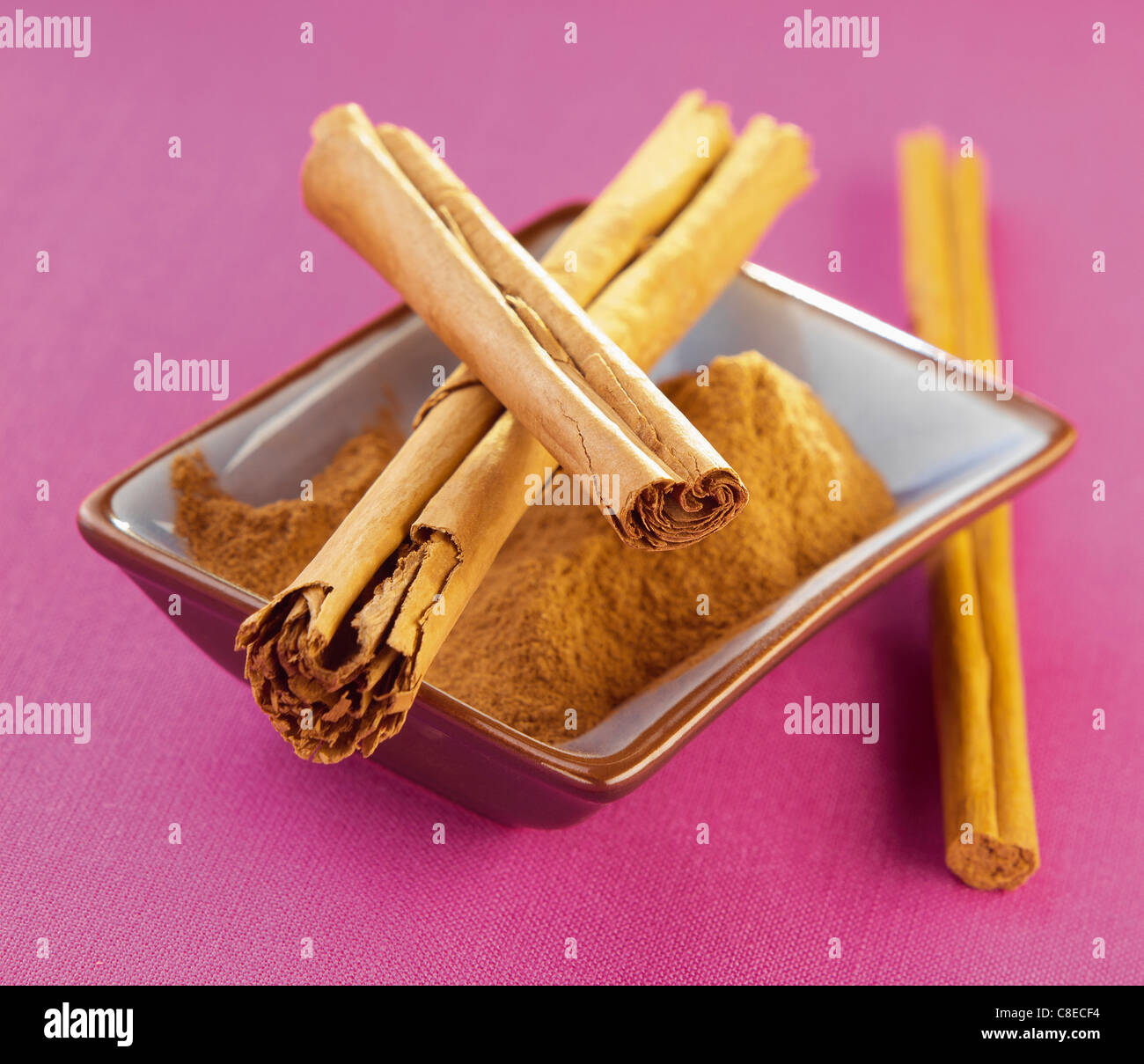 Cinnamon sticks and powder Stock Photo Alamy