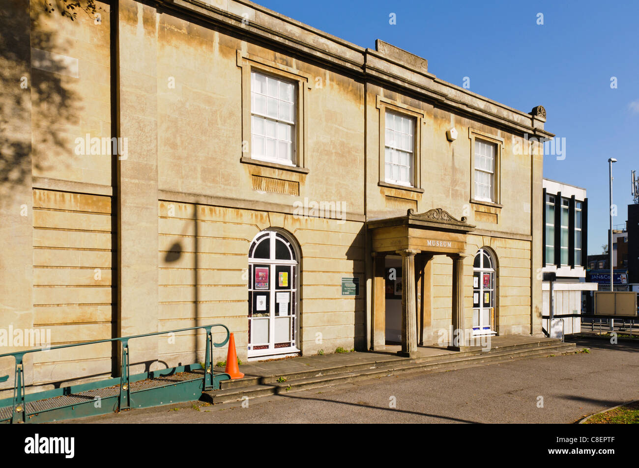 Swindon town hall hi-res stock photography and images - Alamy