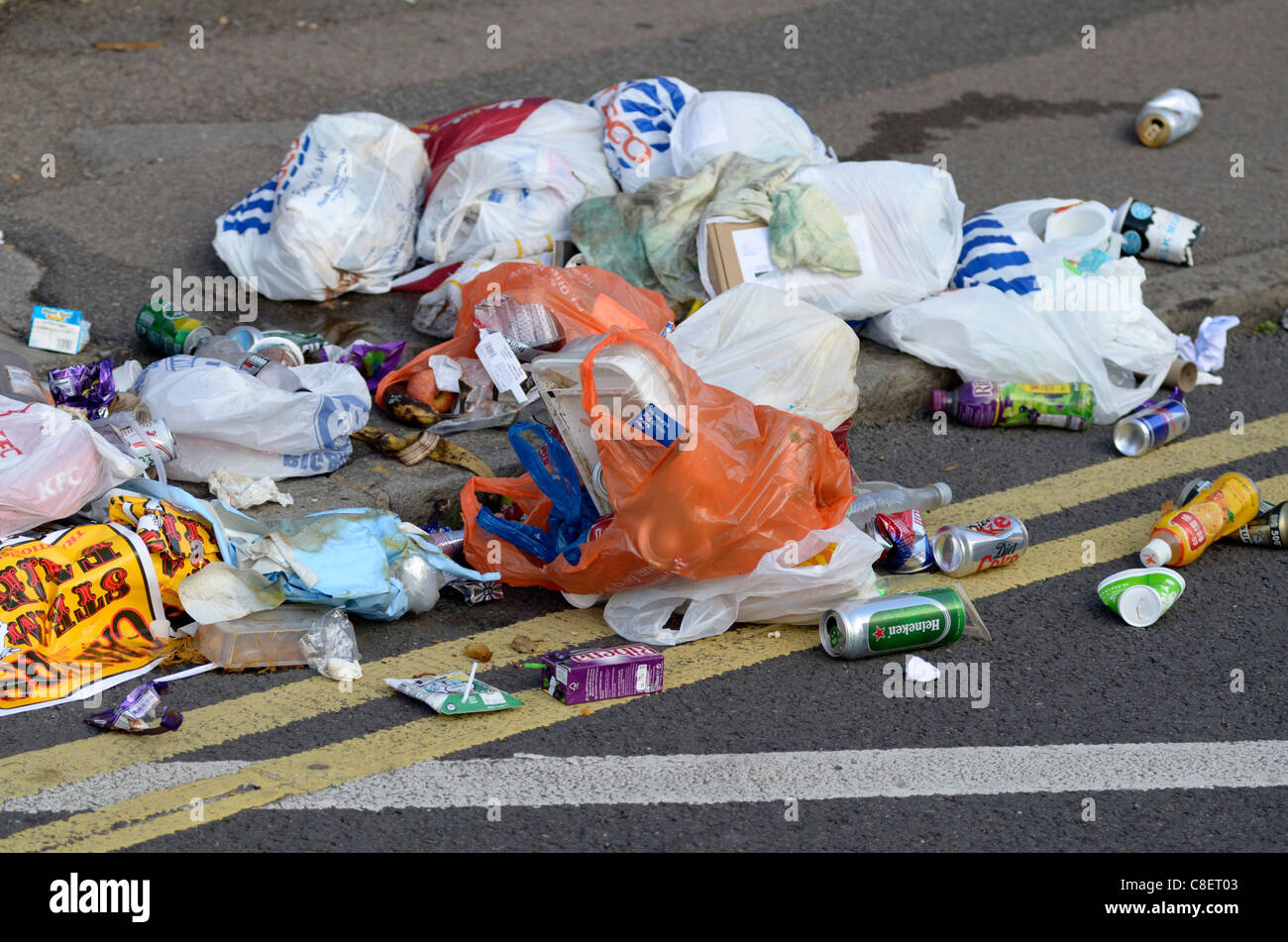 Rubbish thrown in Street Reading UK Stock Photo