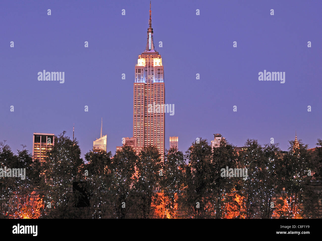 Christmas, decoration, Empire State Building, Manhattan, New York, USA