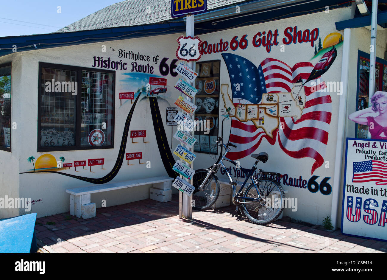 U.S.A. Arizona, Seligman, gift shops on the Route 66 Stock Photo